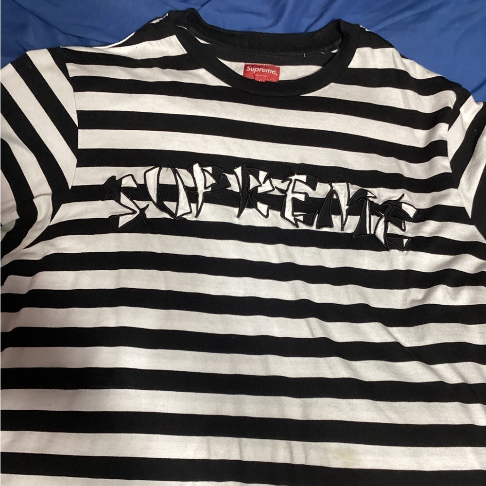 Supreme black and white t-shirt